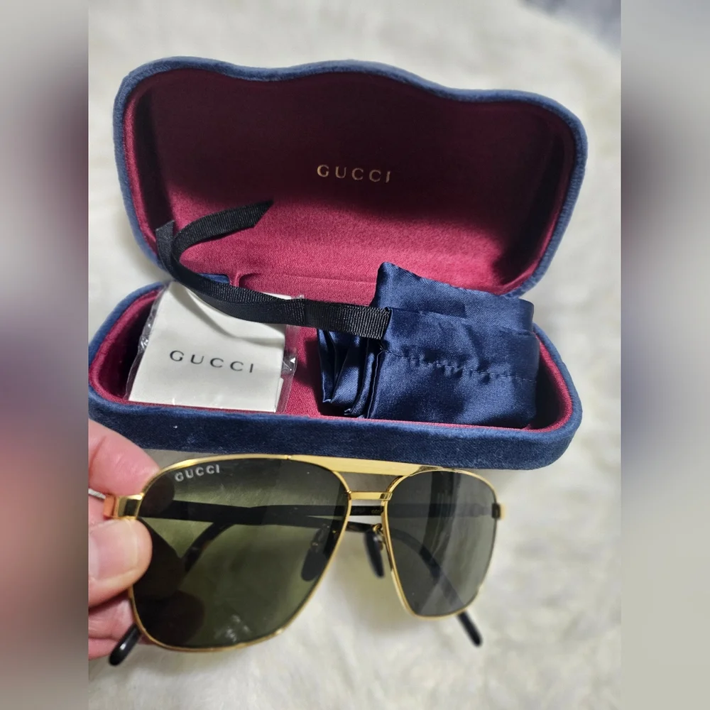 Gucci Gold Frame Aviator Sunglasses - Picture 2 of 2